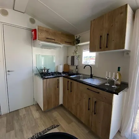 Dom wakacyjny House On Wheels Karteroli